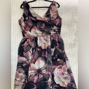SLNY Long Formal Flowered Dress Size 14 Dress
